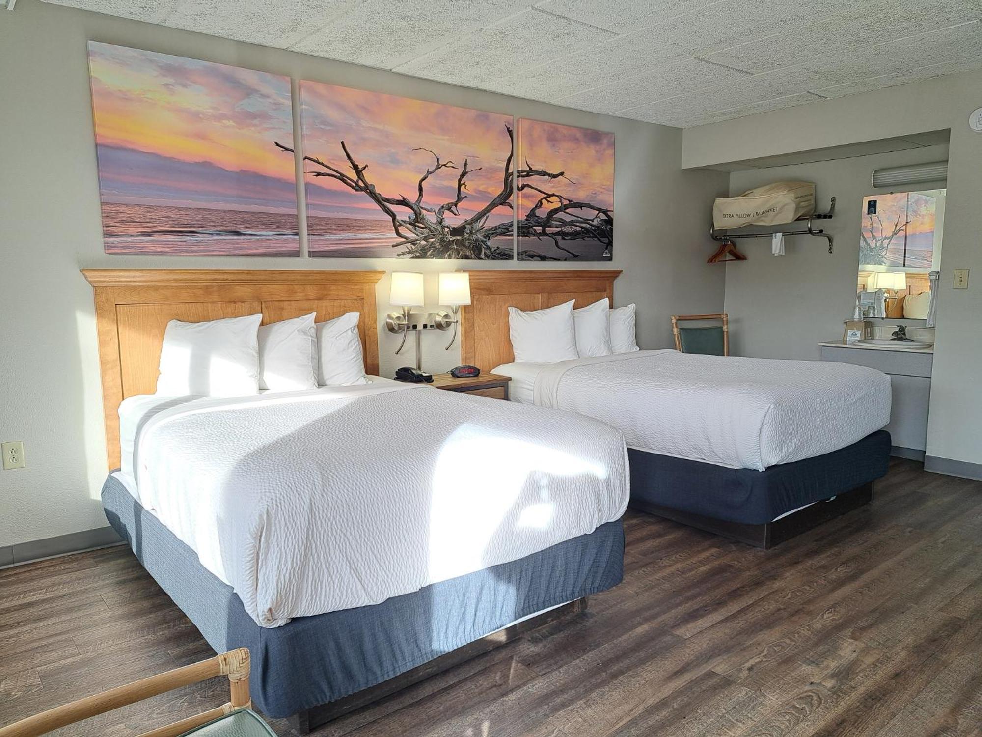 Days Inn & Suites By Wyndham Jekyll Island Buitenkant foto