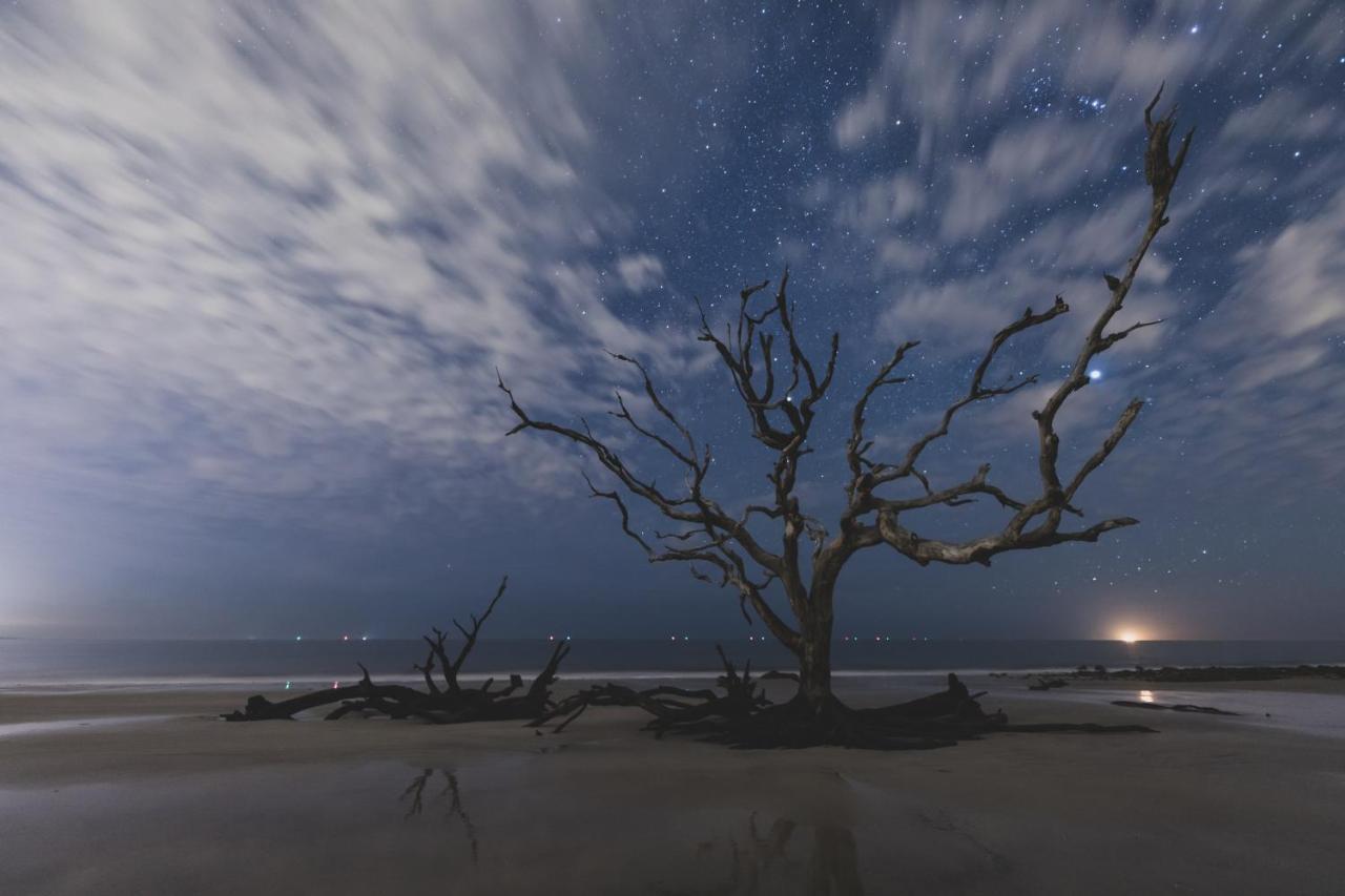 Days Inn & Suites By Wyndham Jekyll Island Buitenkant foto